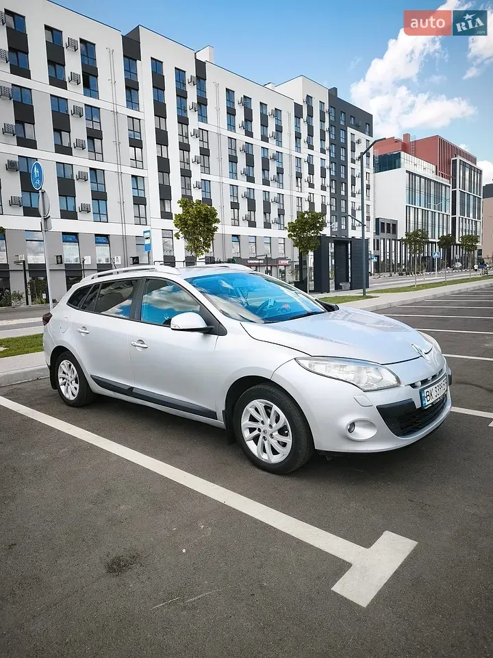 Renault Megane 2010 photo 2