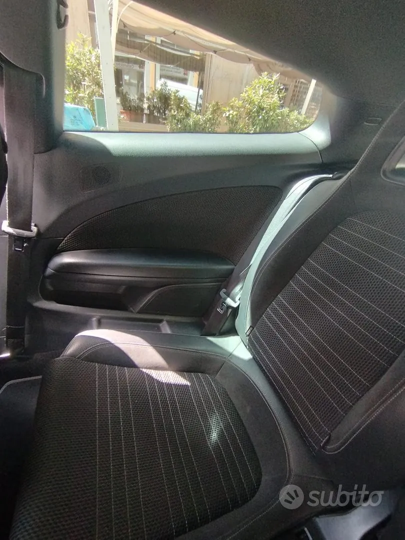 Volkswagen Scirocco 2010 photo 2