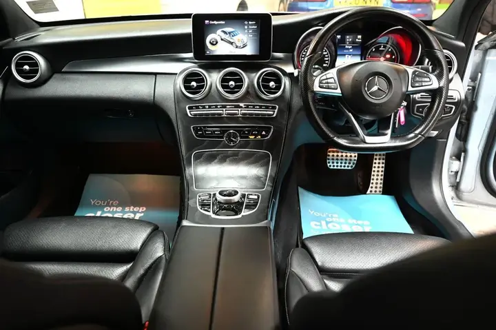 Mercedes-Benz C-Class 2018 photo 3