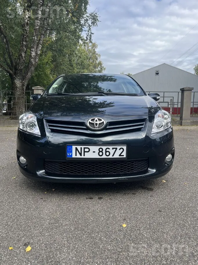 Toyota Auris 2011 photo 5
