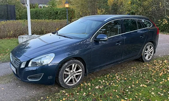 Volvo V60 2012 photo 2