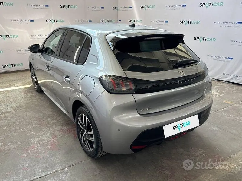 Peugeot 208 2022 photo 3