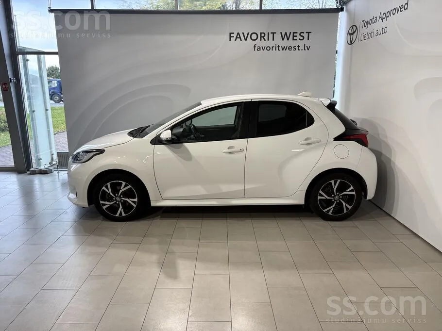 Toyota Yaris 2024 photo 2