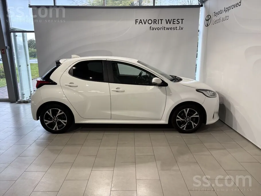 Toyota Yaris 2024 photo 3