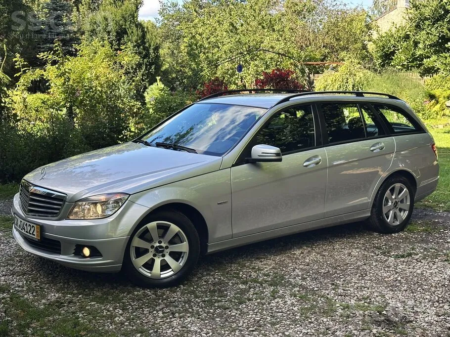 Mercedes-Benz C200 2010 photo 3