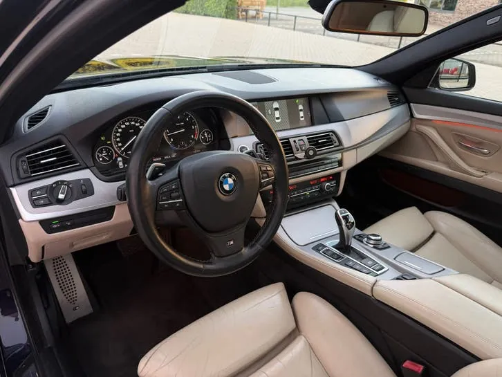 BMW 5 Series 2012 photo 2