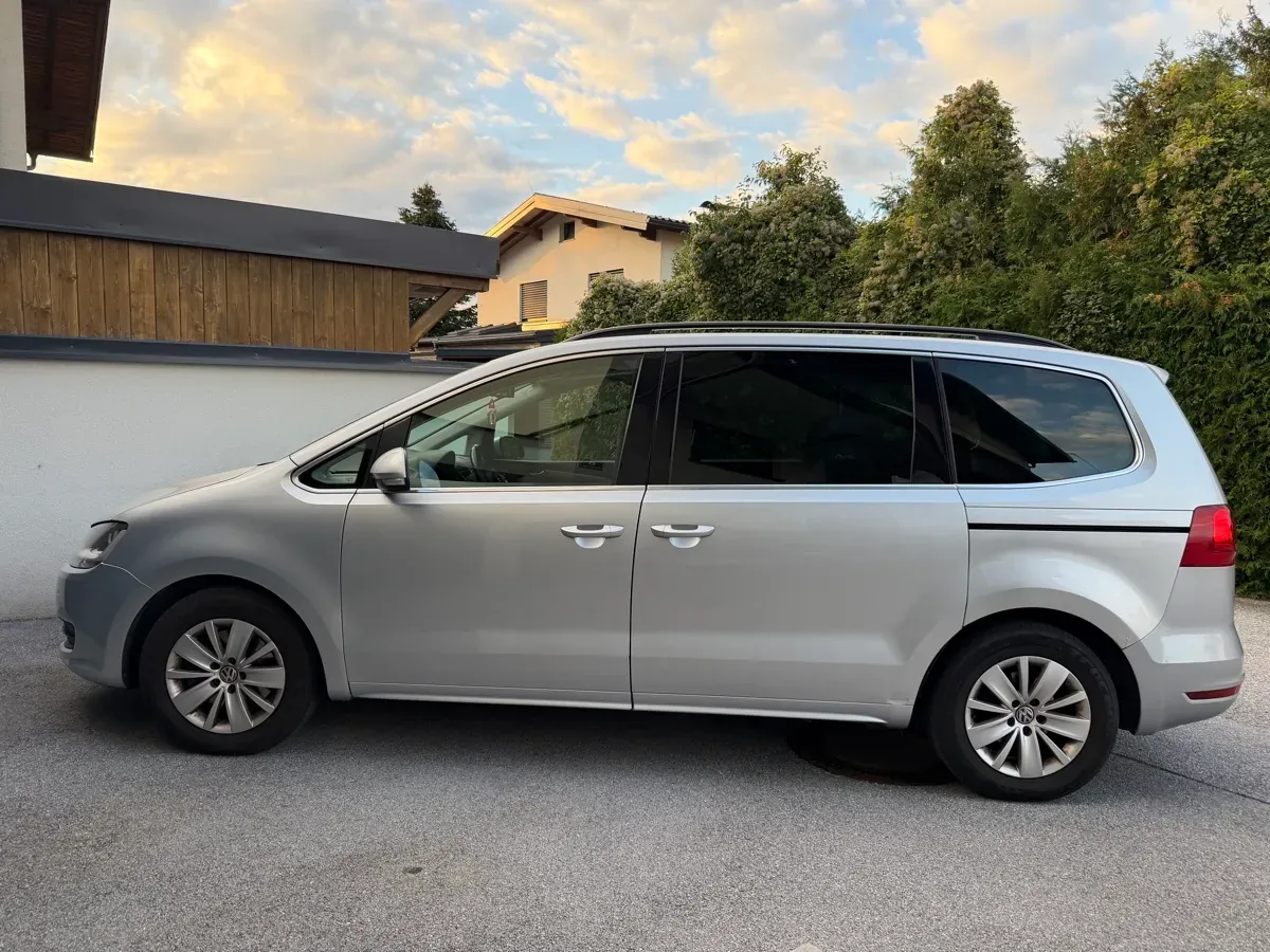 Volkswagen Sharan 2012 photo 3