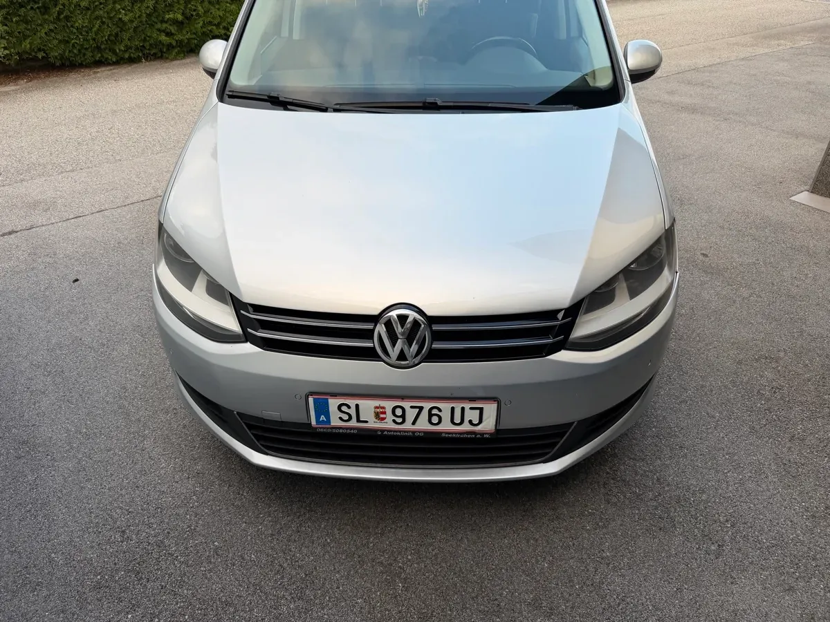 Volkswagen Sharan 2012 photo 2