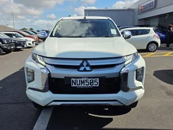 Mitsubishi Triton 2022 photo 4