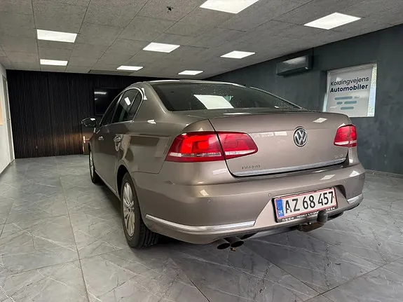 Volkswagen Passat 2011 photo 3