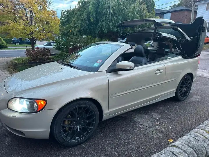 Volvo C70 2008 photo 2