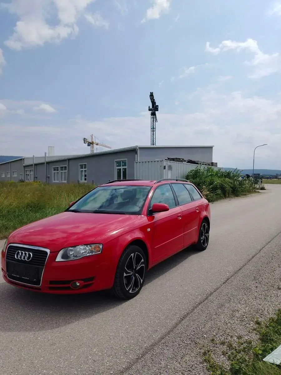 Audi A4 2009 photo 2