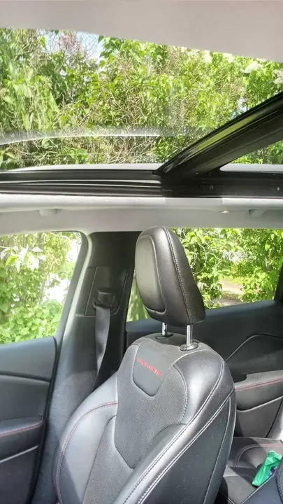 Jeep Cherokee 2021 photo 2