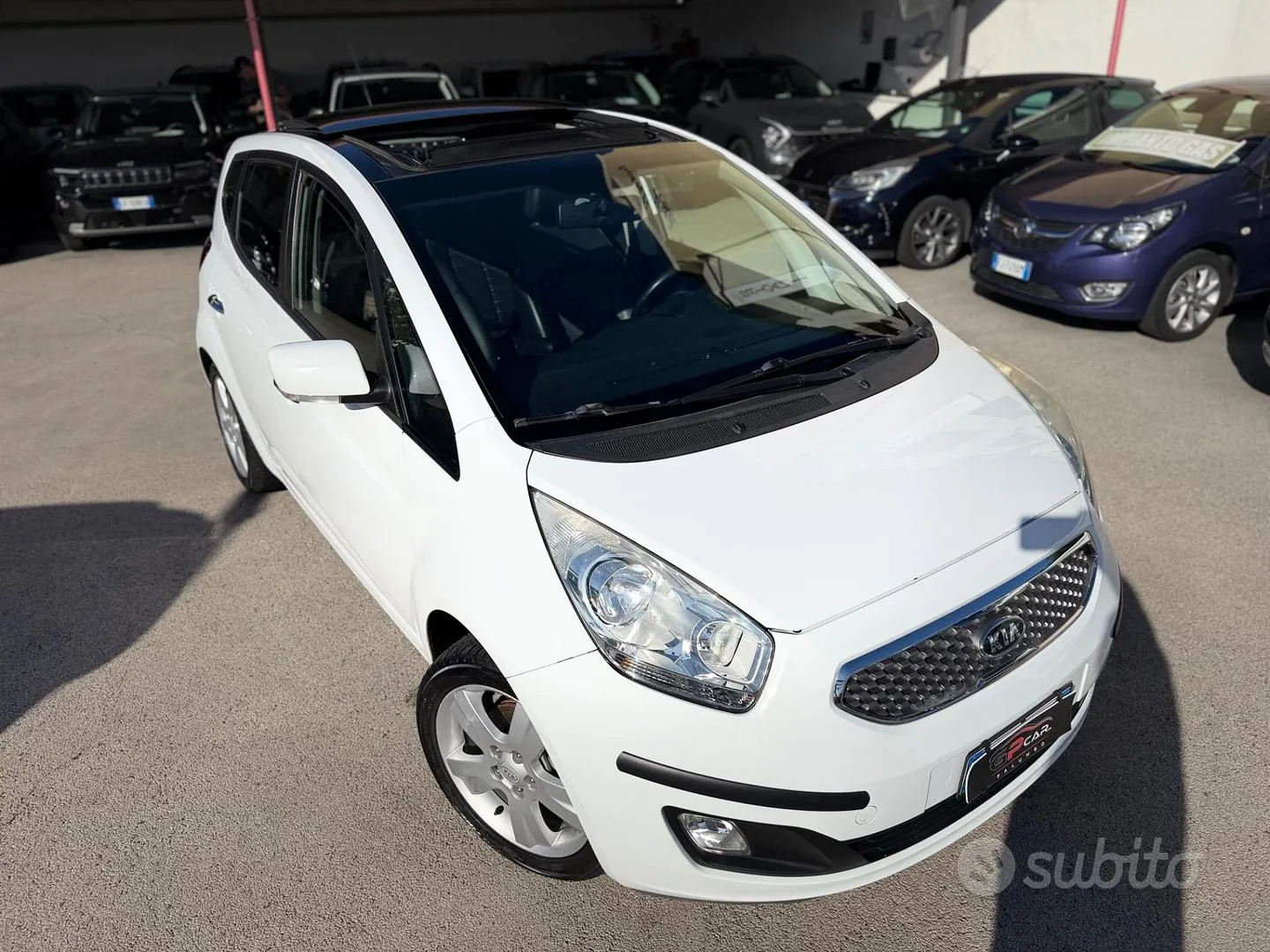 Kia Venga 2010 photo 5