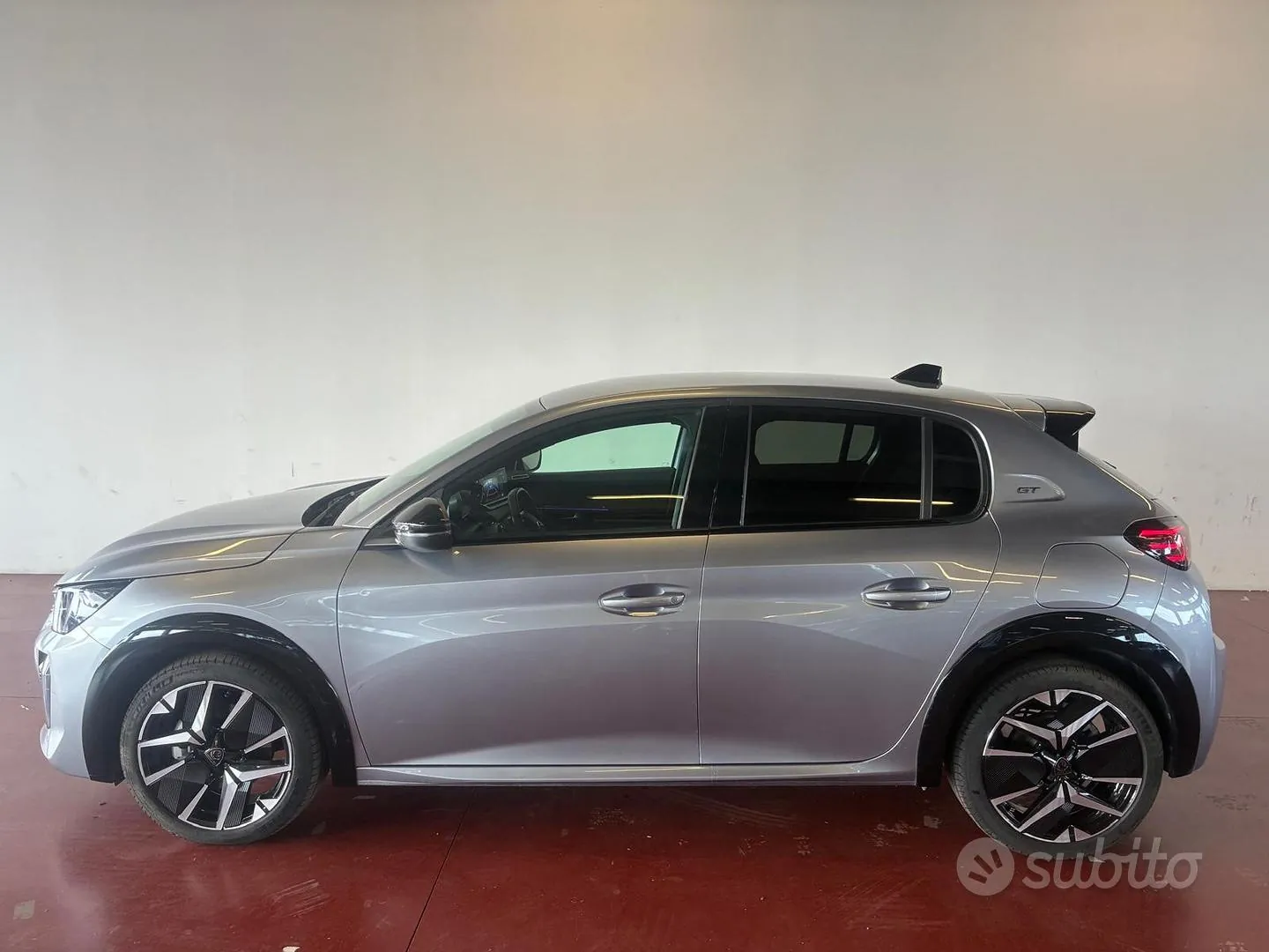 Peugeot 208 2025 photo 2
