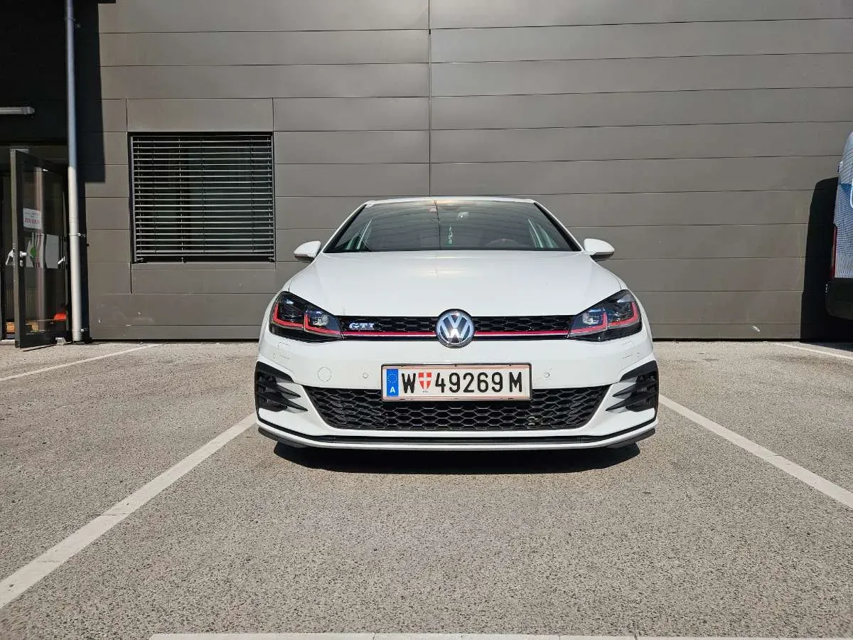 Volkswagen Golf Gti 2017 photo 2