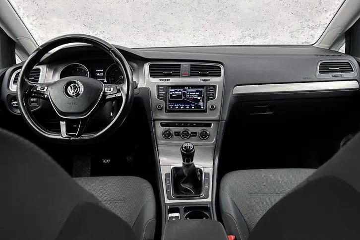Volkswagen Golf Variant 2016 photo 2