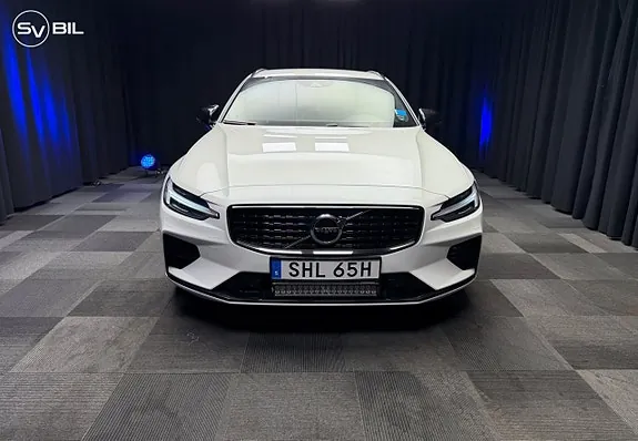 Volvo V60 2021 photo 2