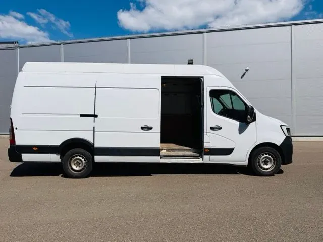 Renault Master 2023 photo 2