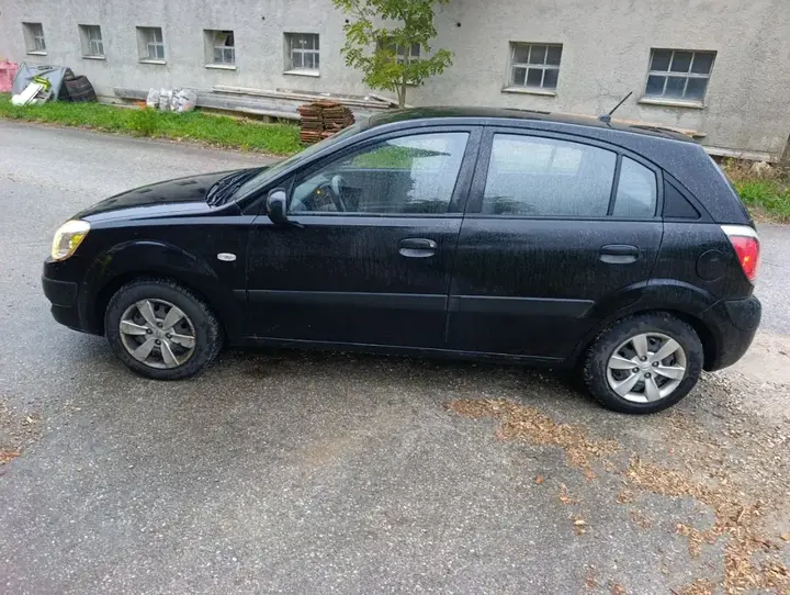 Kia Rio 2009 photo 2