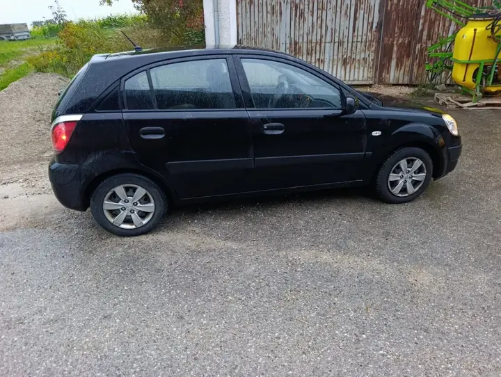 Kia Rio 2009 photo 3