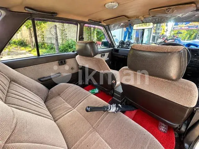 Nissan Sunny 1986 photo 4