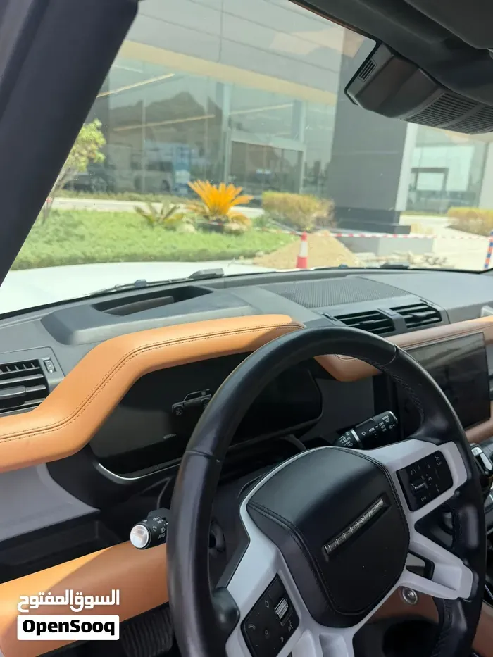 Land Rover Defender 2024 photo 3