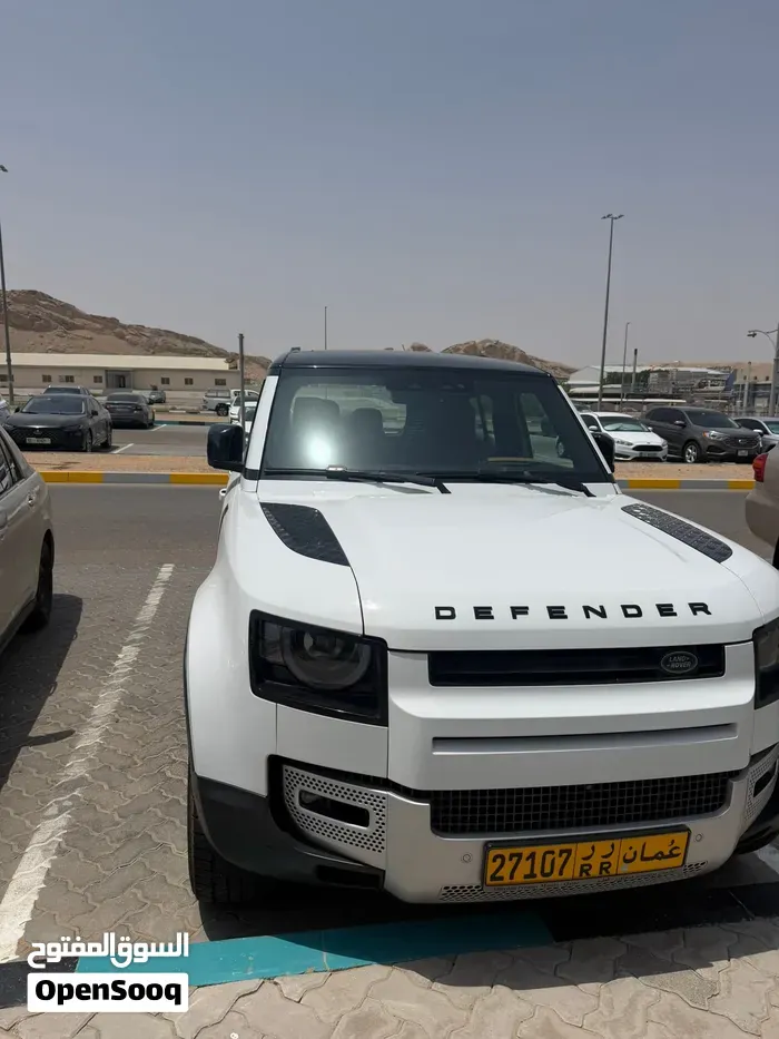 Land Rover Defender 2024 photo 2