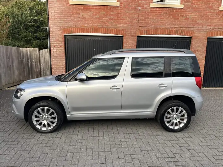 Skoda Yeti 2016 photo 2