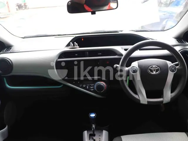 Toyota Aqua 2013 photo 3