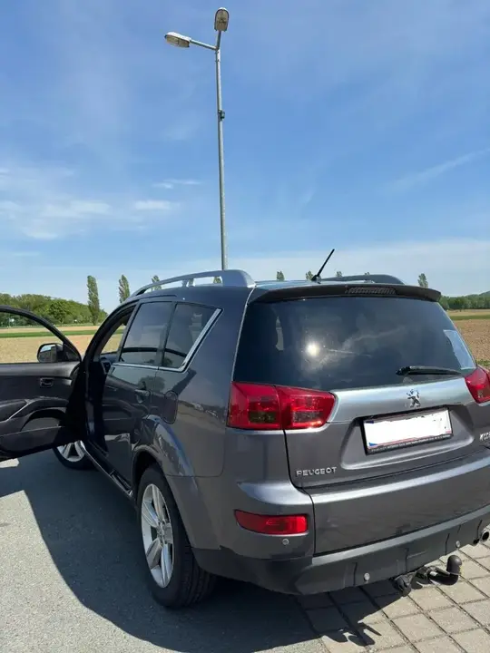 Peugeot 4007
