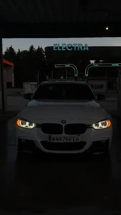 BMW 3 Series 2013 photo 2