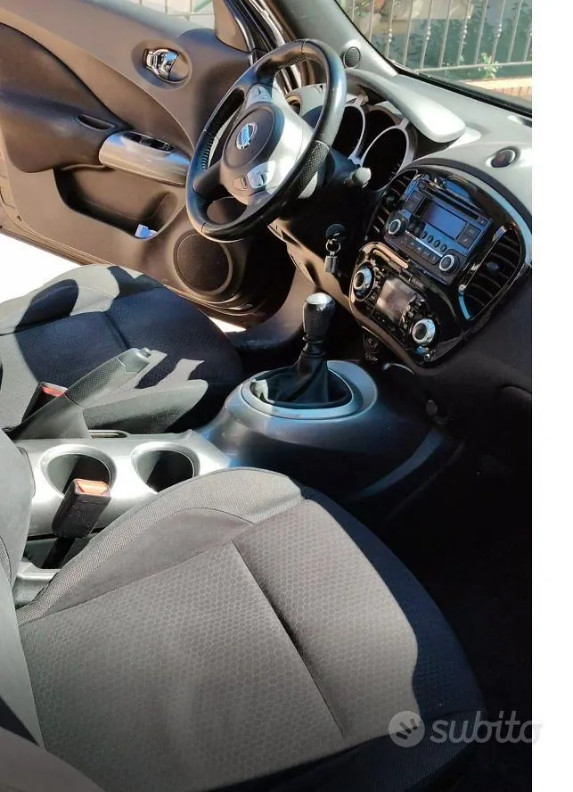 Nissan Juke 2011 photo 2