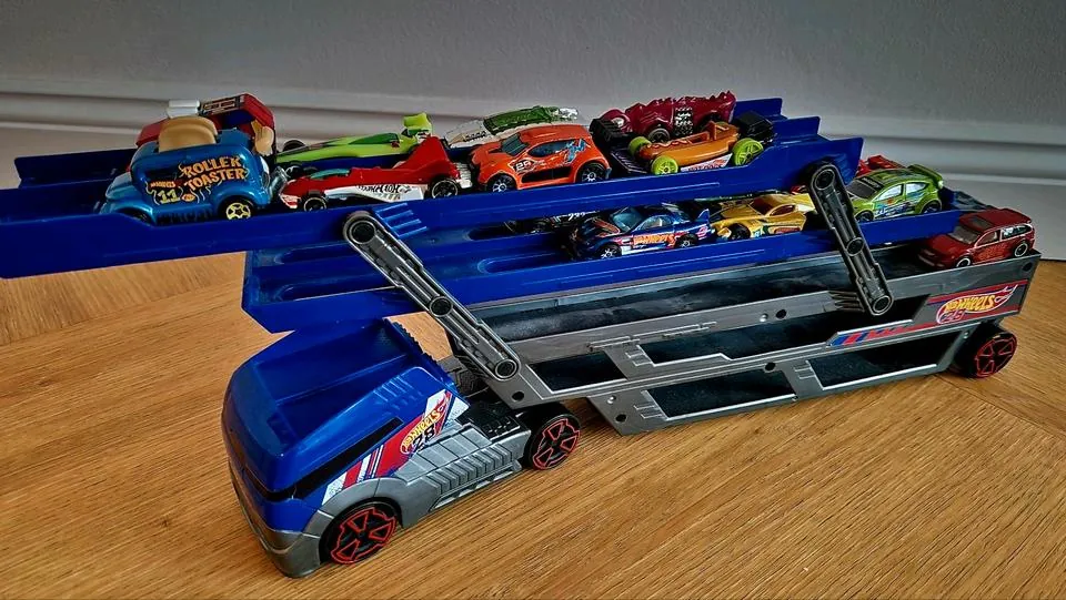 Hot Wheels Transporter Lkw