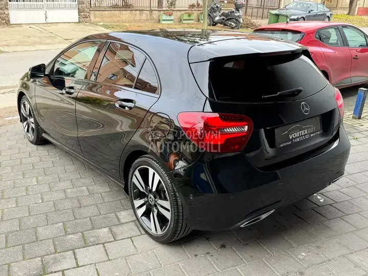 Mercedes-Benz A 160 2017 photo 5