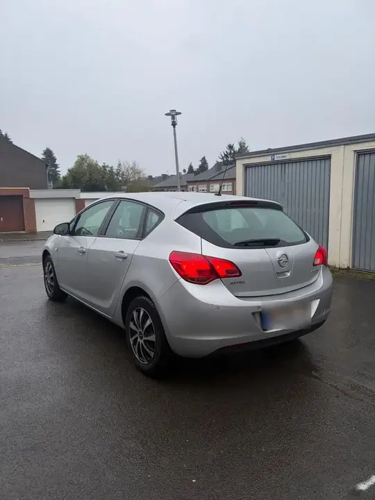 Opel Astra J