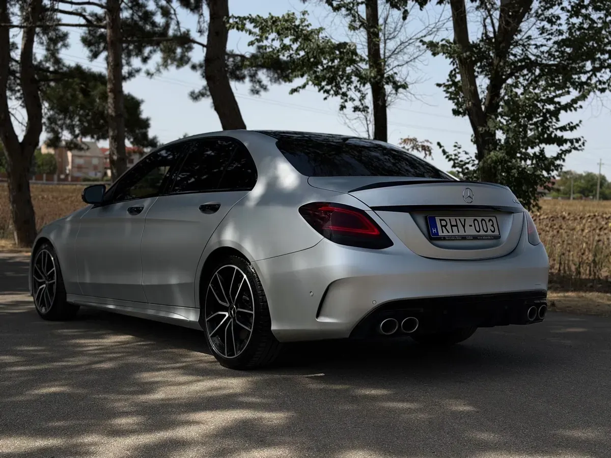 Mercedes-Benz C-Class 2019 photo 3