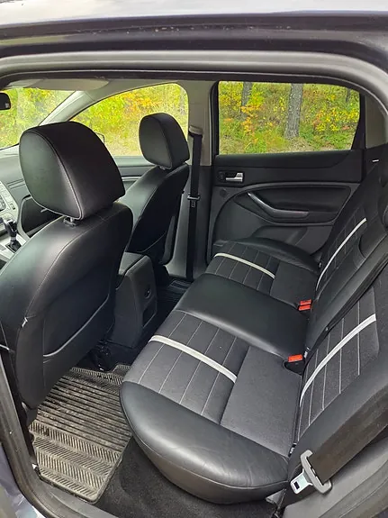 Ford Kuga 2011 photo 2