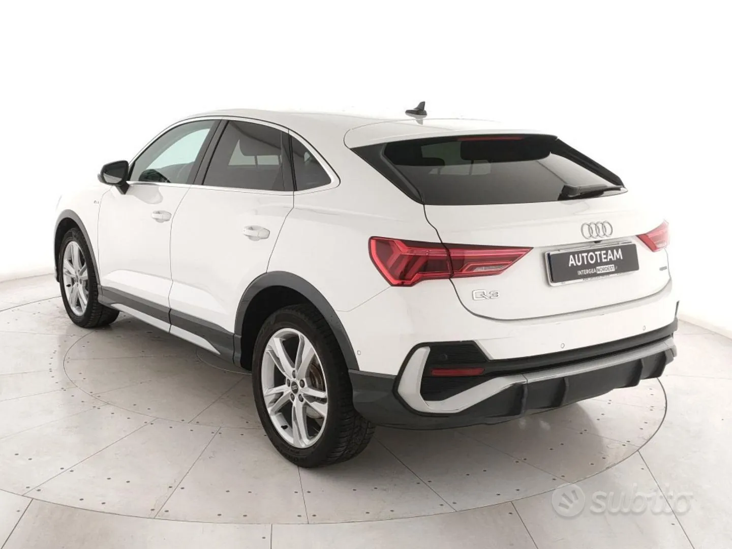 Audi Q3 2023 photo 3