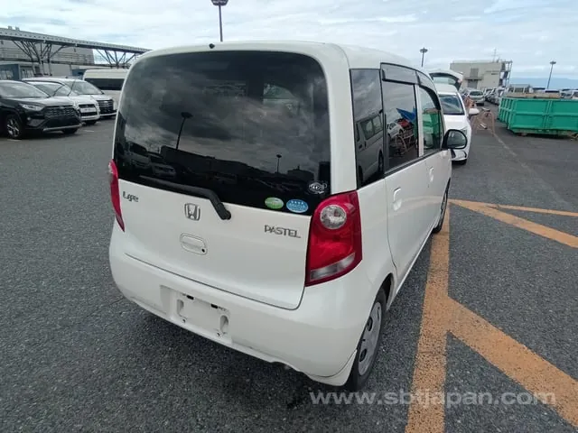 Honda Life 2010 photo 4