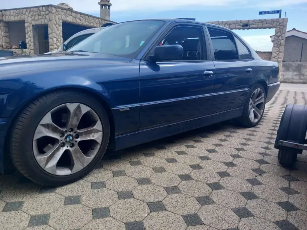 BMW 7 Series 1997 photo 2