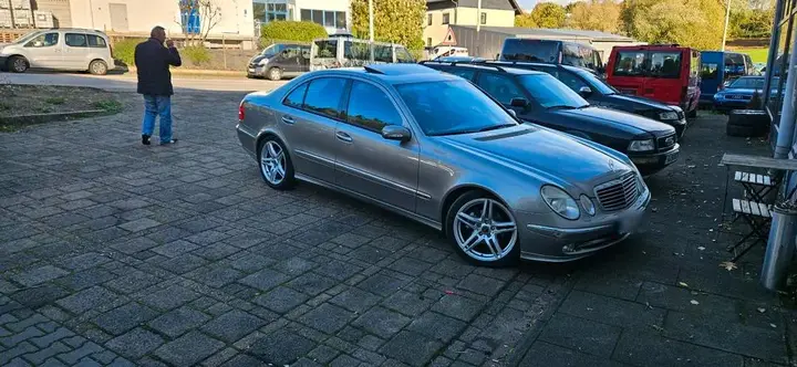 Mercedes-Benz E320