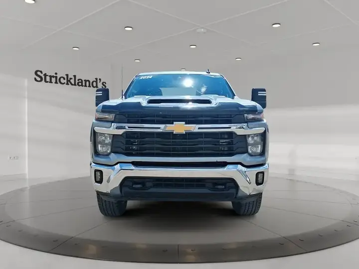Chevrolet Silverado 2500Hd 2024 photo 2