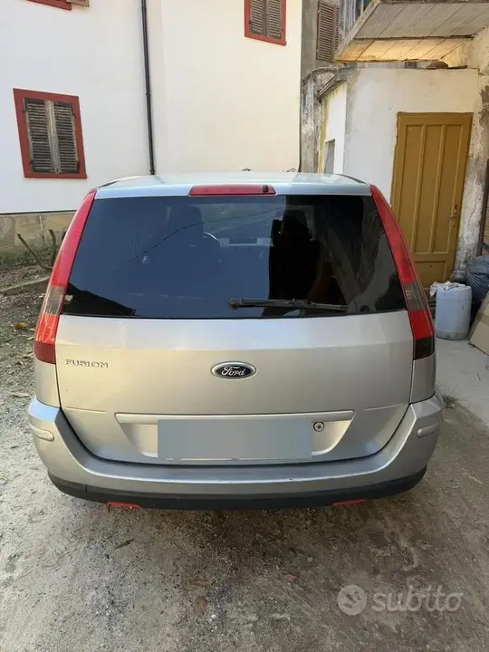 Ford Fusion 2005 photo 3