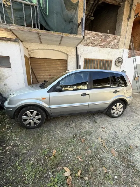 Ford Fusion 2005 photo 2