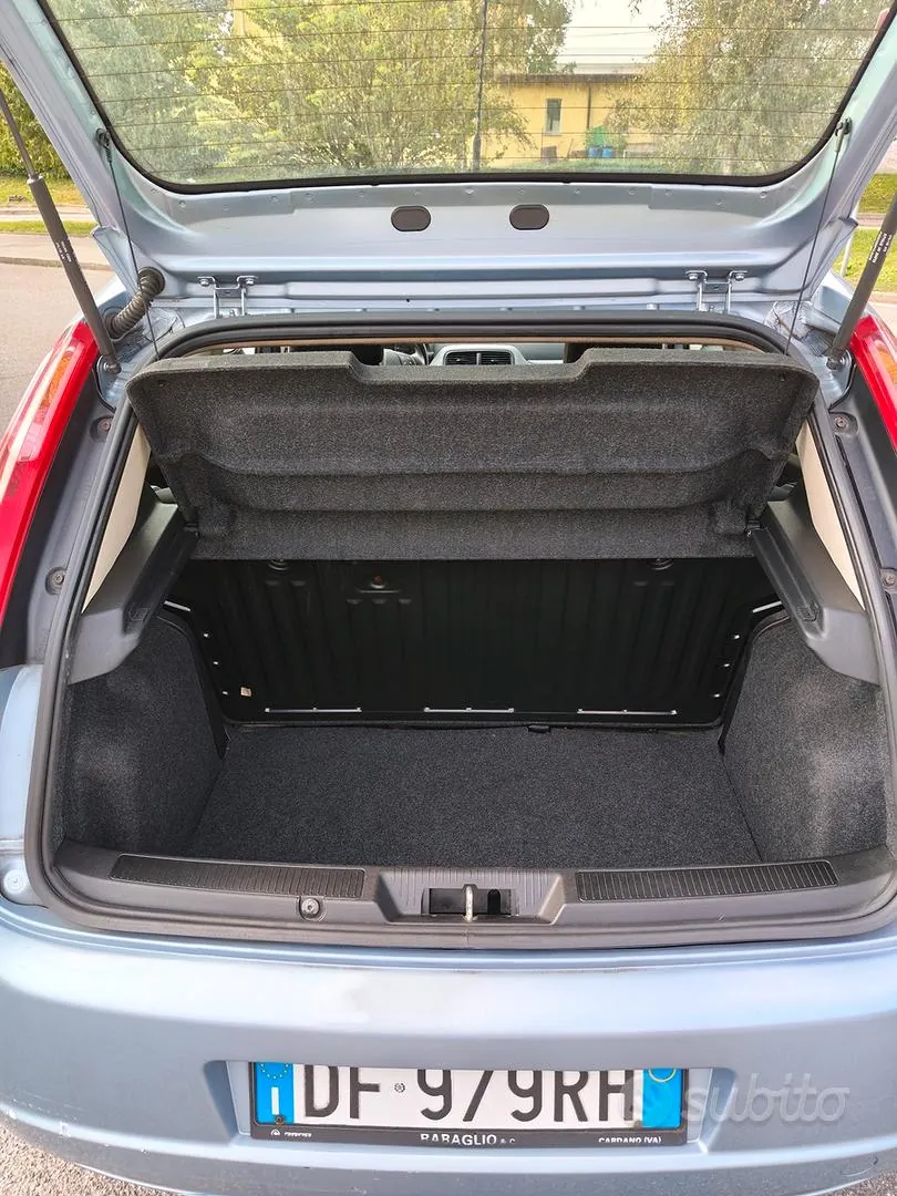 Fiat Grande Punto 2006 photo 4