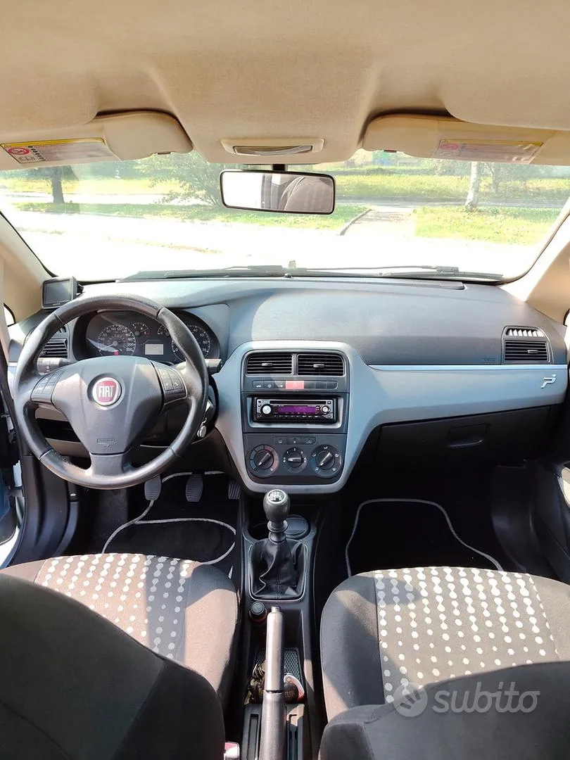 Fiat Grande Punto 2006 photo 5
