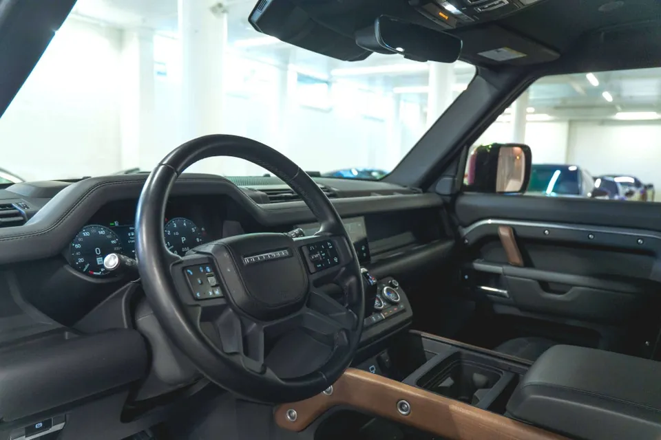 Land Rover Defender