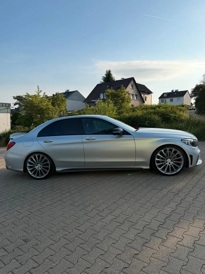 Mercedes-Benz C200