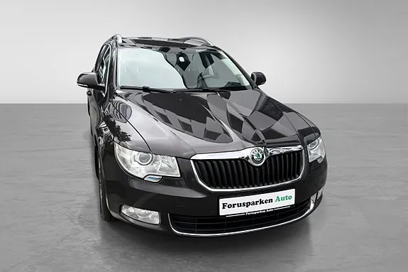 Skoda Superb 2012 photo 3